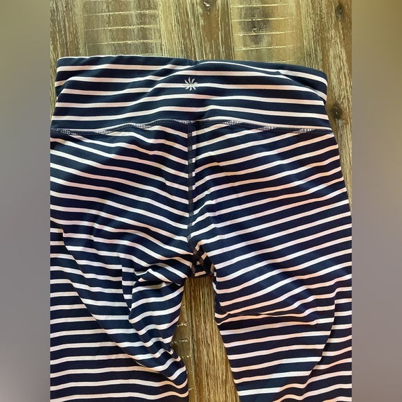 $3/15 Athleta Striped Chaturanga Capri Leggings in Blue size small - Picture 4 of 4